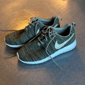 Hunter Green Nike Roshes